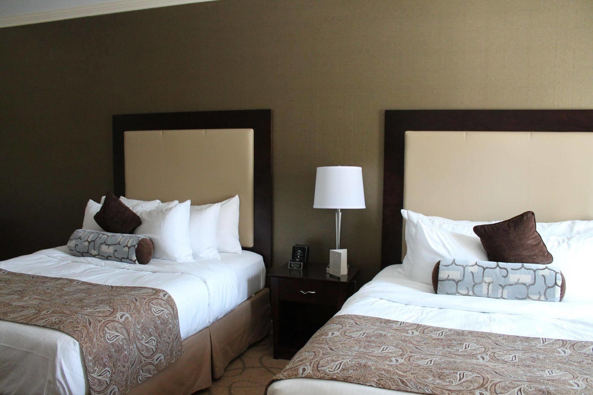 The Marcum Hotel & Conference Center Oxford Esterno foto